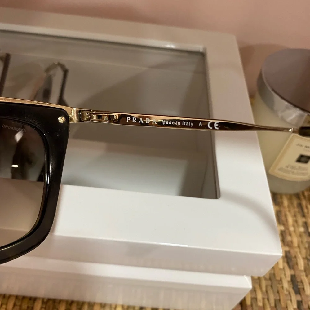 Prada sunglasses - Picture 7 of 7